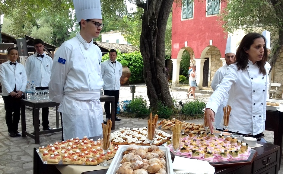 H Kέρκυρα -καταφύγιο ανθρώπων, ιδεών & πολιτισμών-, μας προ(σ)καλεί σε ένα αξέχαστο ταξίδι στο κέντρο του&nbsp;κόσμου