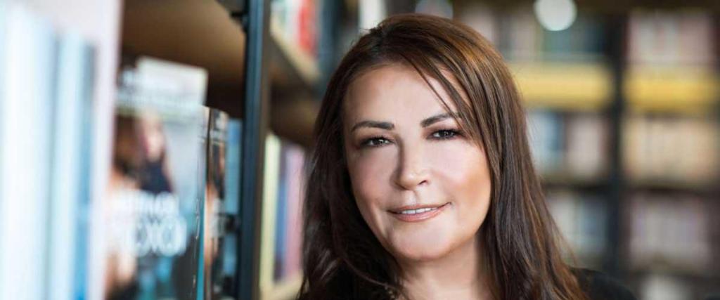 «Mαύροι κύκνοι», το νέο συναρπαστικό μυθιστόρημα της Θεοφανίας Ανδρονίκου&nbsp;Βασιλάκη