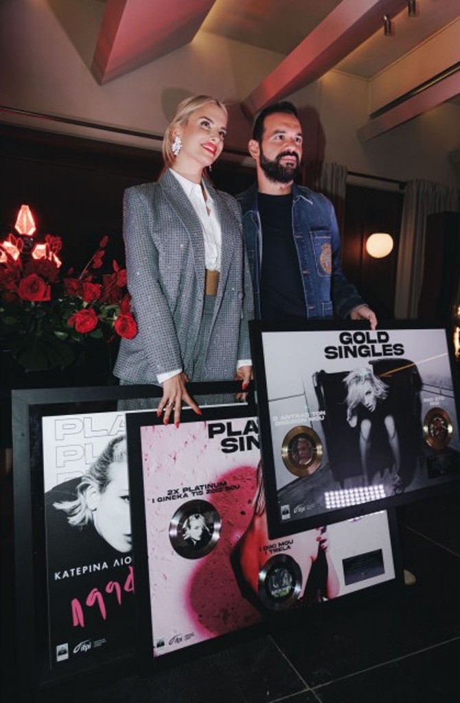 Η Κατερίνα Λιόλιου έγινε πλατινένια με το album «1994» και η λαμπερή απονομή φιλοξενήθηκε στο “Barbarossa&nbsp;Athens”