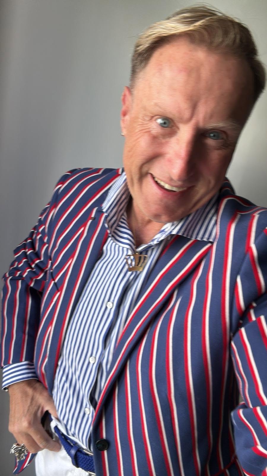 Michael Lewis-Anderson: ο διεθνώς αναγνωρισμένος «Cake King» αποδεικνύει ότι η ζαχαροπλαστική μπορεί να γίνει υψηλή τέχνη και μέσον προσφοράς