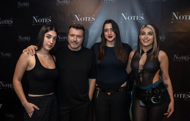 Ο Γιάννης Πλούταρχος αποθεώθηκε στη sold out πρεμιέρα του στο «Notes Live» της&nbsp;Κύπρου
